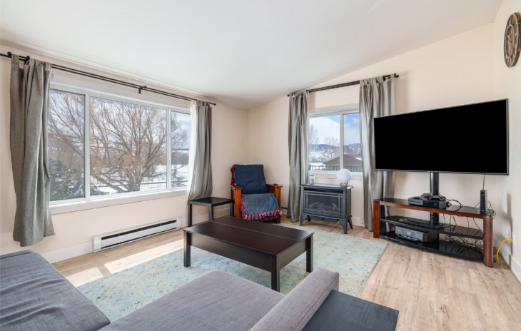 38750 Main Street Photo