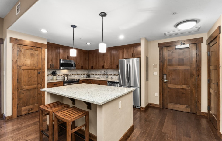 1175 Bangtail Way Photo