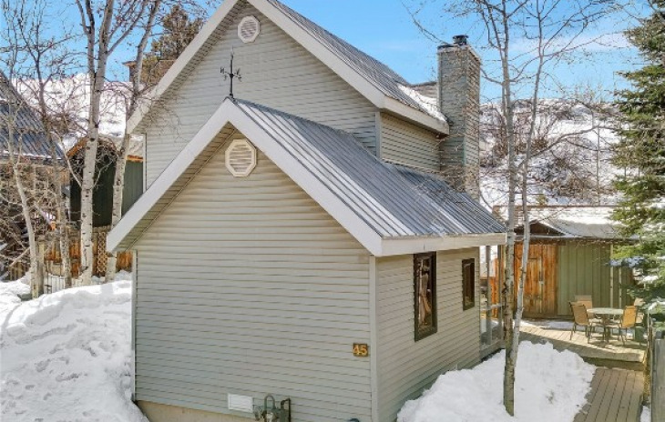 45 Butcherknife Alley Photo