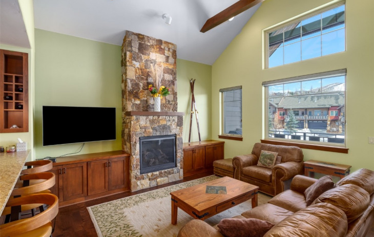 647 Clermont Circle Photo