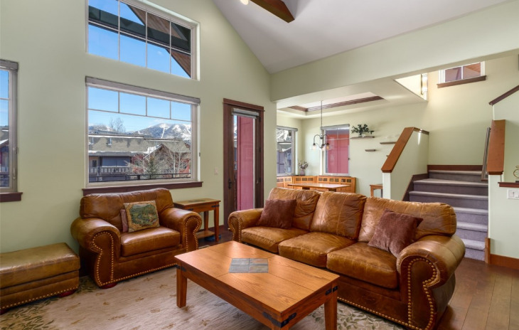 647 Clermont Circle Photo