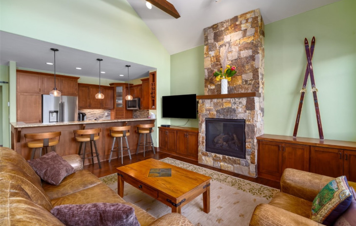 647 Clermont Circle Photo