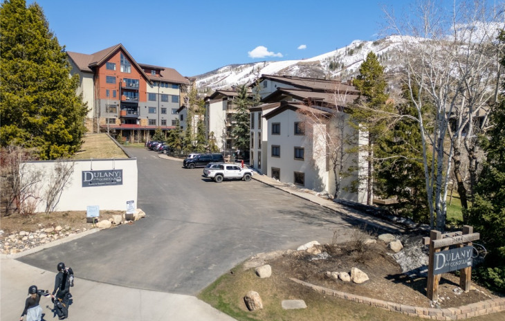 2286 Apres Ski Way Photo