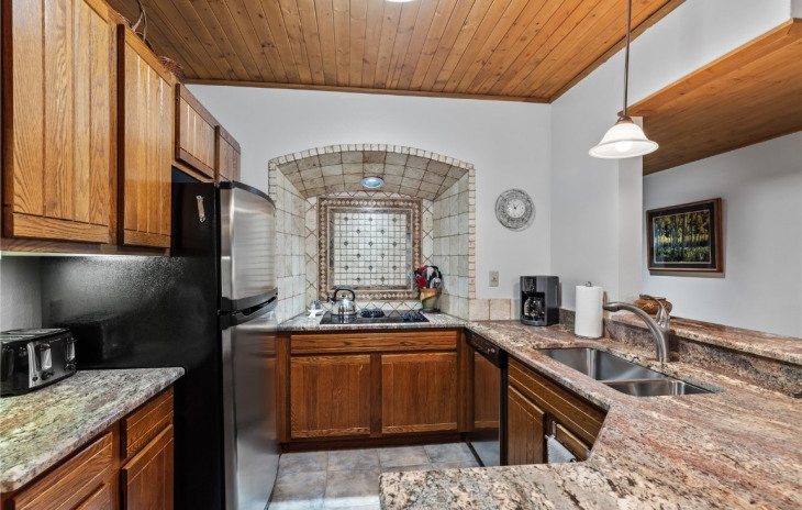 2286 Apres Ski Way Photo