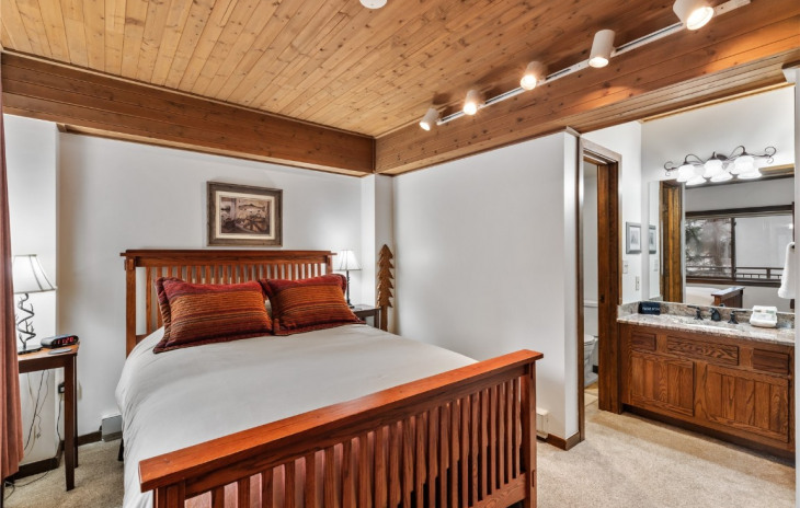 2286 Apres Ski Way Photo