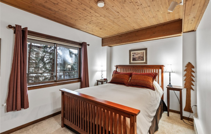 2286 Apres Ski Way Photo