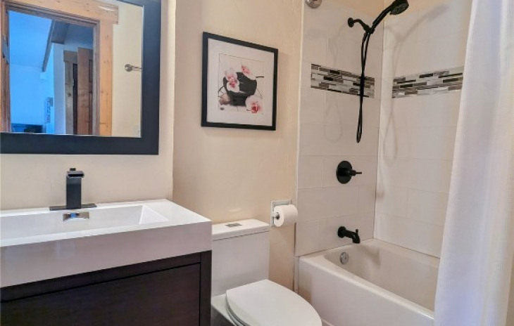 1117 Overlook Drive Photo