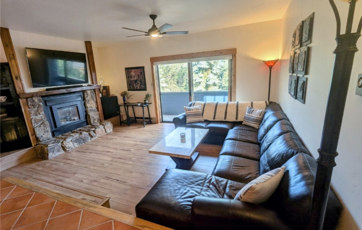 1117 Overlook Drive Photo