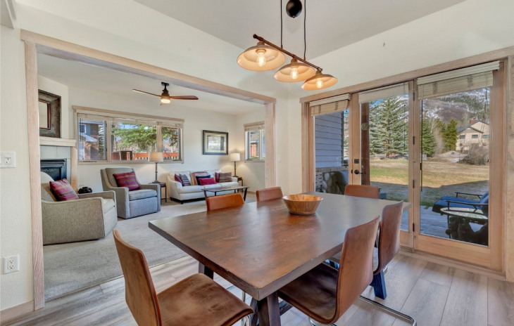 1675 Thistlebrook Lane Photo