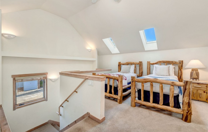 1675 Thistlebrook Lane Photo