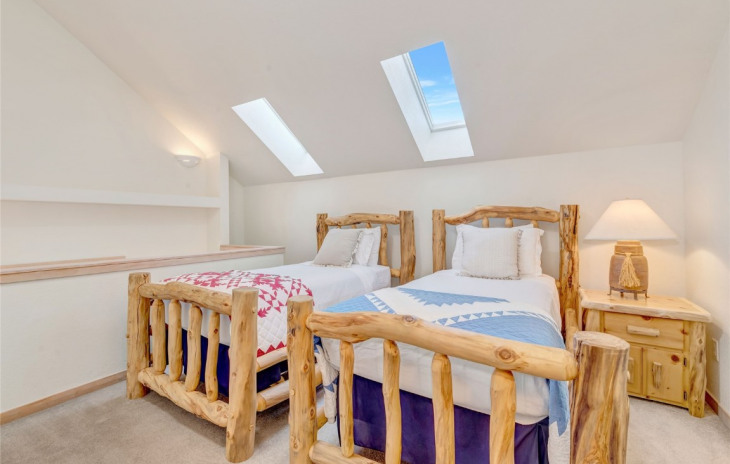 1675 Thistlebrook Lane Photo