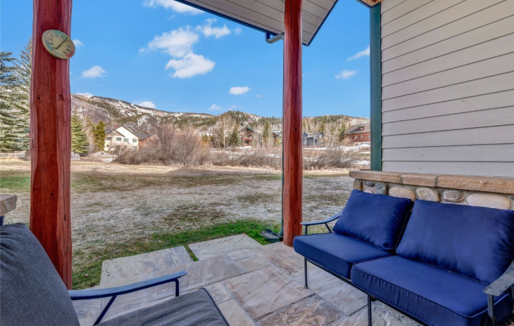 1675 Thistlebrook Lane Photo