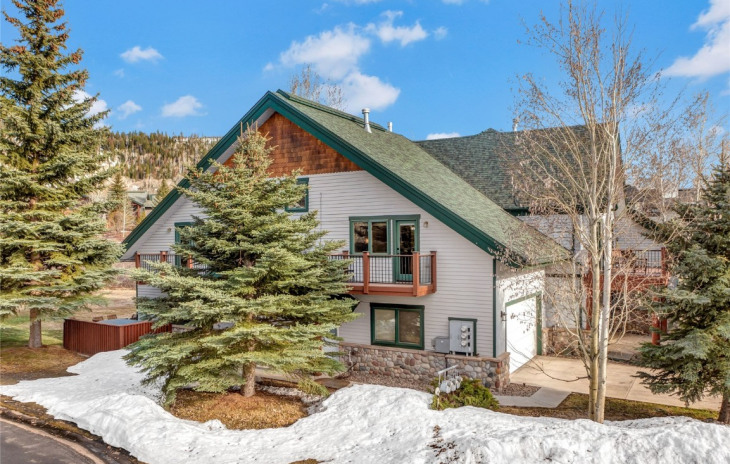 1675 Thistlebrook Lane Photo