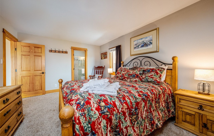 2350 Ski Trail Lane Photo