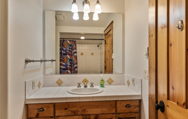 30435 Lakeshore Trail Photo