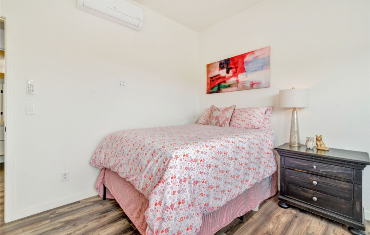 2507 Riverside Drive Photo