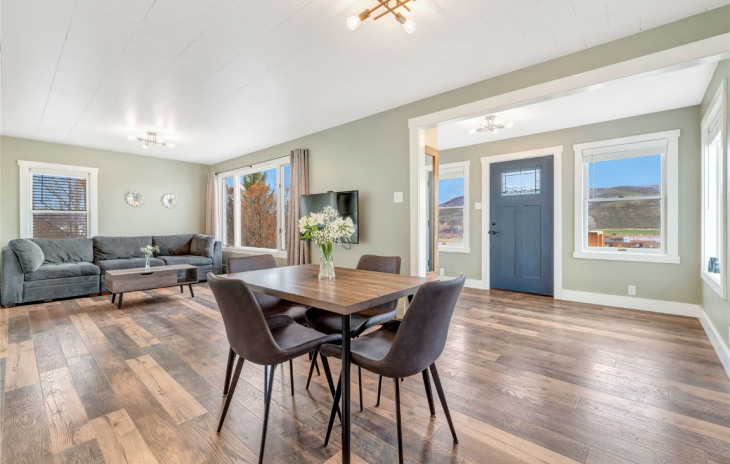 21410 3rd Avenue Photo