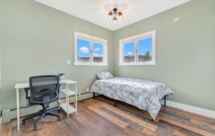 21410 3rd Avenue Photo