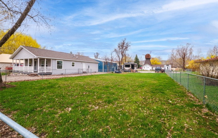748 E Washington Avenue Photo