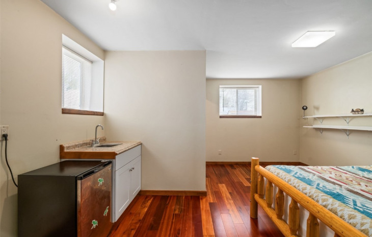 748 E Washington Avenue Photo
