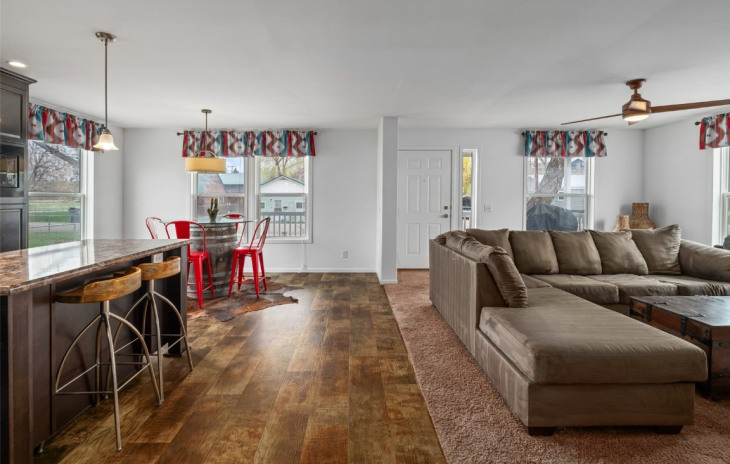 748 E Washington Avenue Photo