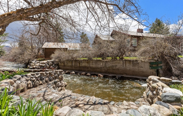 1043 Pine Street Photo