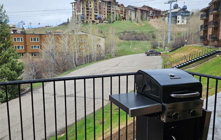 2350 Ski Trail Lane Photo