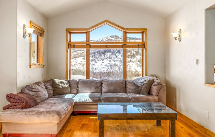 312 Parkview Drive Photo