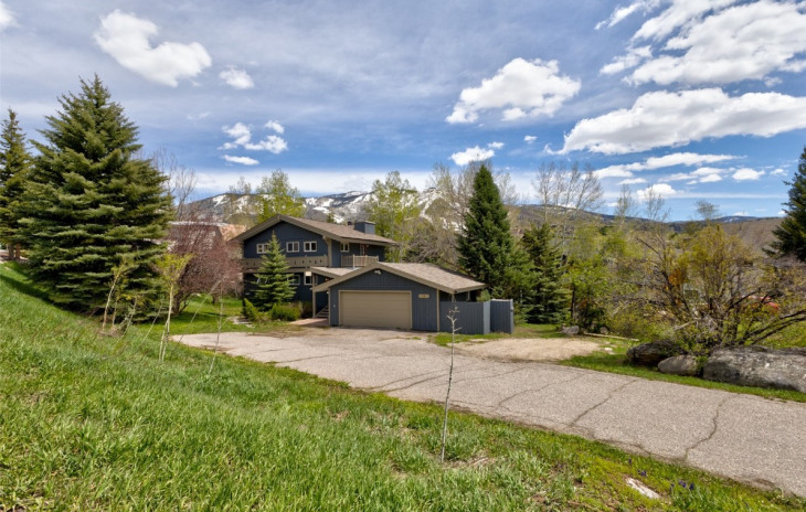 1546/1548 Mark Twain Court Photo