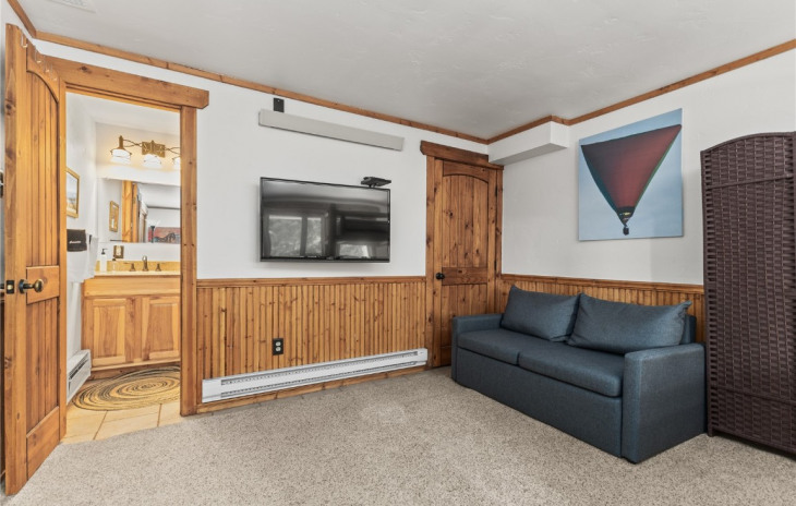 2747 Burgess Creek Road Photo