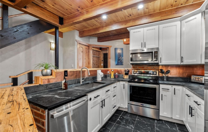 2739 Burgess Creek Road Photo