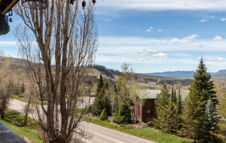 465 Tamarack Drive Photo