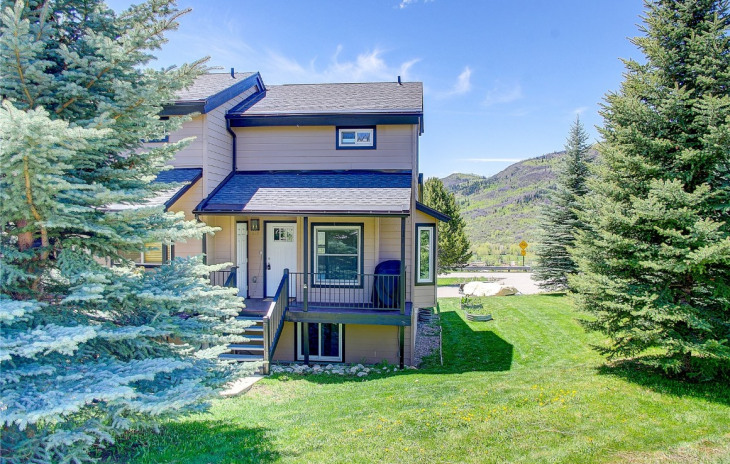 532 Tamarack Drive Photo