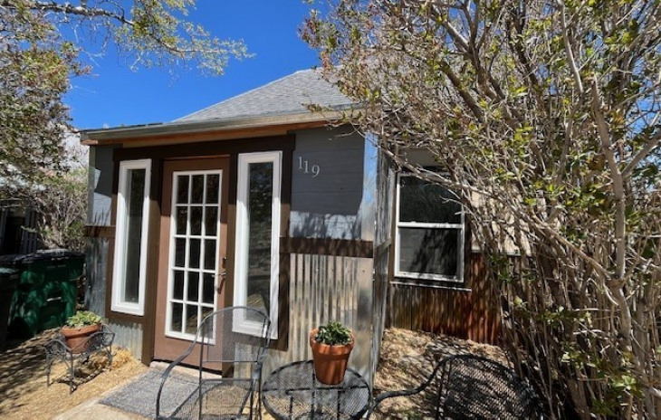 119 E Oak Street Photo