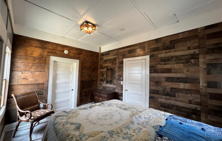 119 E Oak Street Photo