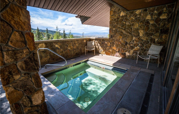 2430 Ski Trail Lane Photo