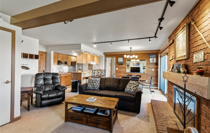 2430 Ski Trail Lane Photo