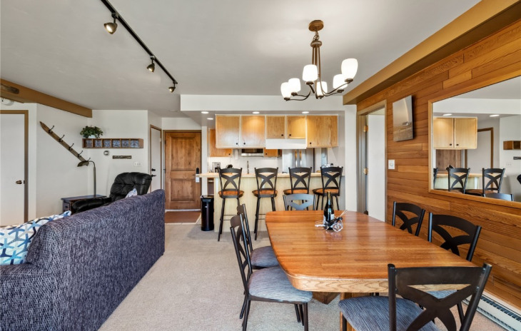 2430 Ski Trail Lane Photo