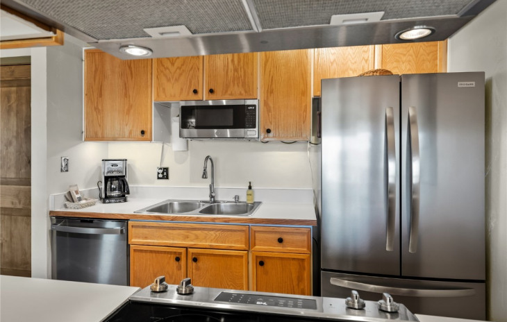 2430 Ski Trail Lane Photo