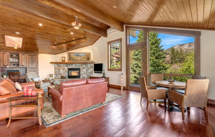 2295 Glacier Ridge Photo
