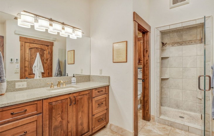 2295 Glacier Ridge Photo