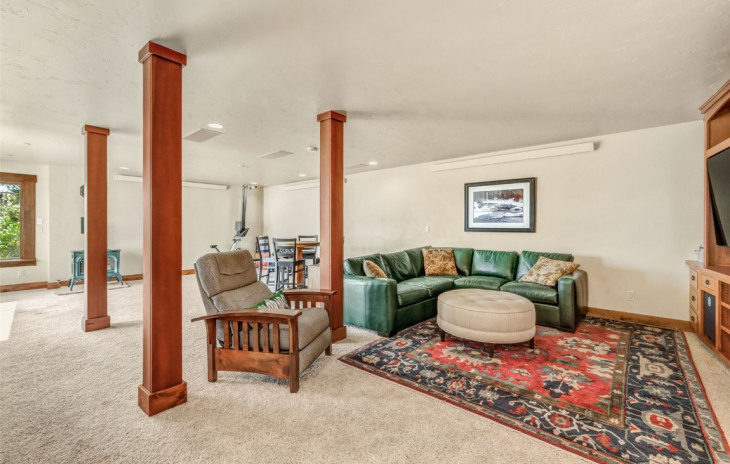 2295 Glacier Ridge Photo