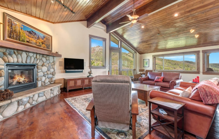 2295 Glacier Ridge Photo