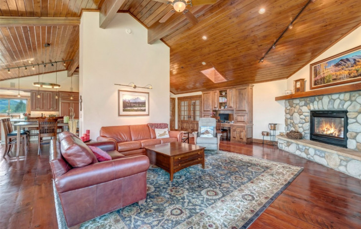 2295 Glacier Ridge Photo