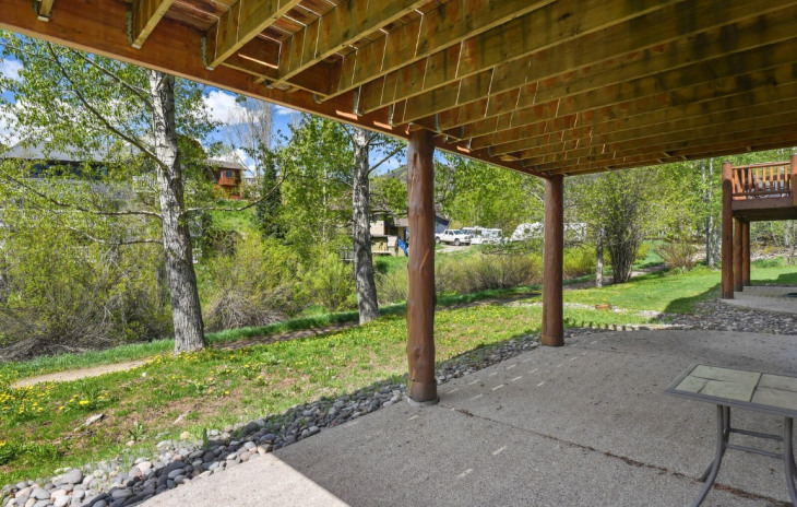 1860 Hunters Drive Photo