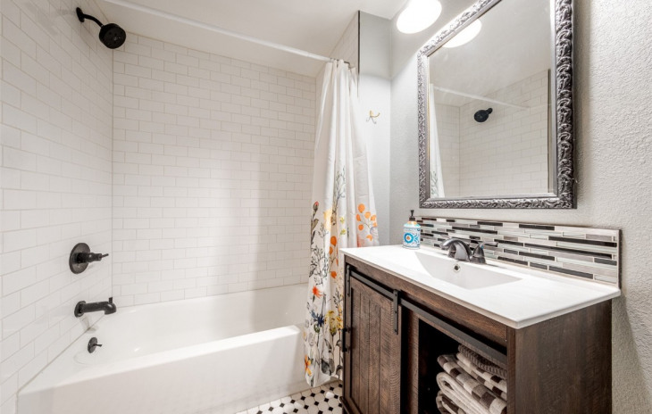 129 E Williams Street Photo