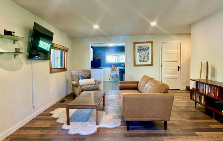 129 E Williams Street Photo