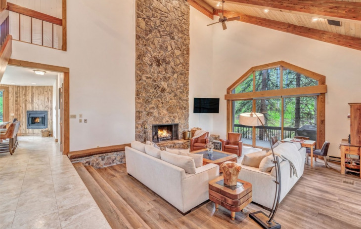 2440 Ski Trail Lane Photo