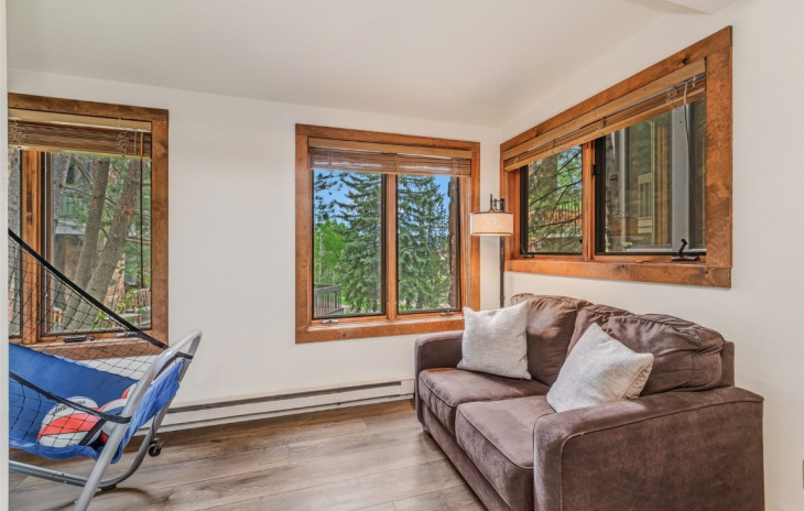 2440 Ski Trail Lane Photo
