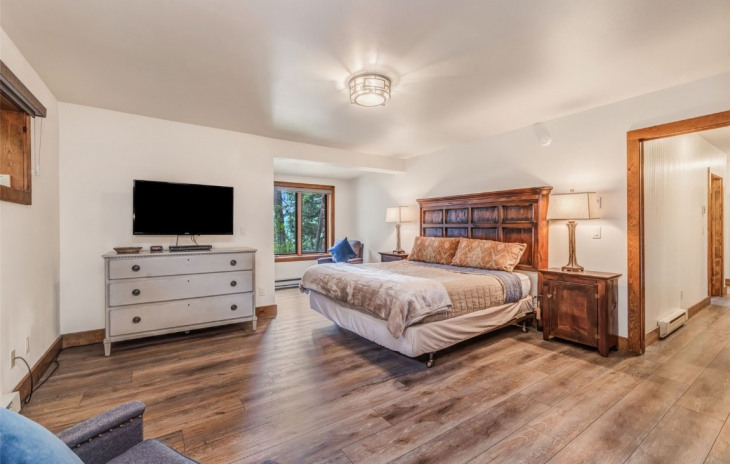2440 Ski Trail Lane Photo
